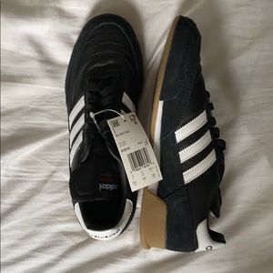 Adidas Mundial Goal Shoes - 6 1/2 M (7 1/2 F)
